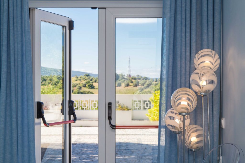 quarto-azulejos-aires-da-serra-3-scaled