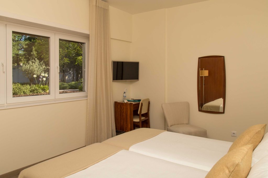 quarto-dourado-aires-da-serra4-scaled