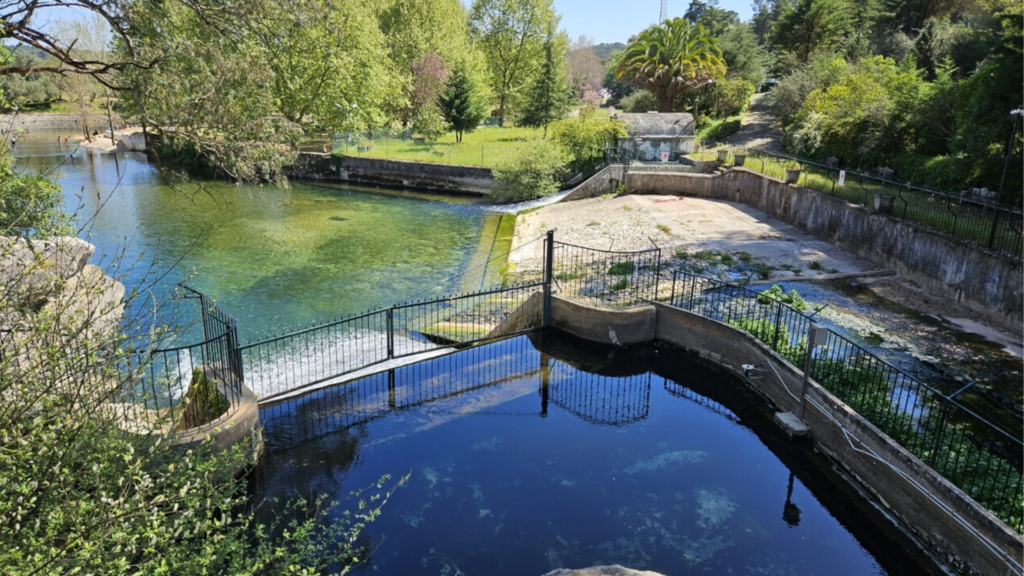 Olhos de Água do Alviela, nascente do rio Alviela perto de Torres Novas